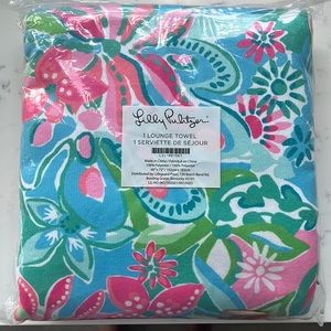 New in bag Lilly Pulitzer Lounge Towel